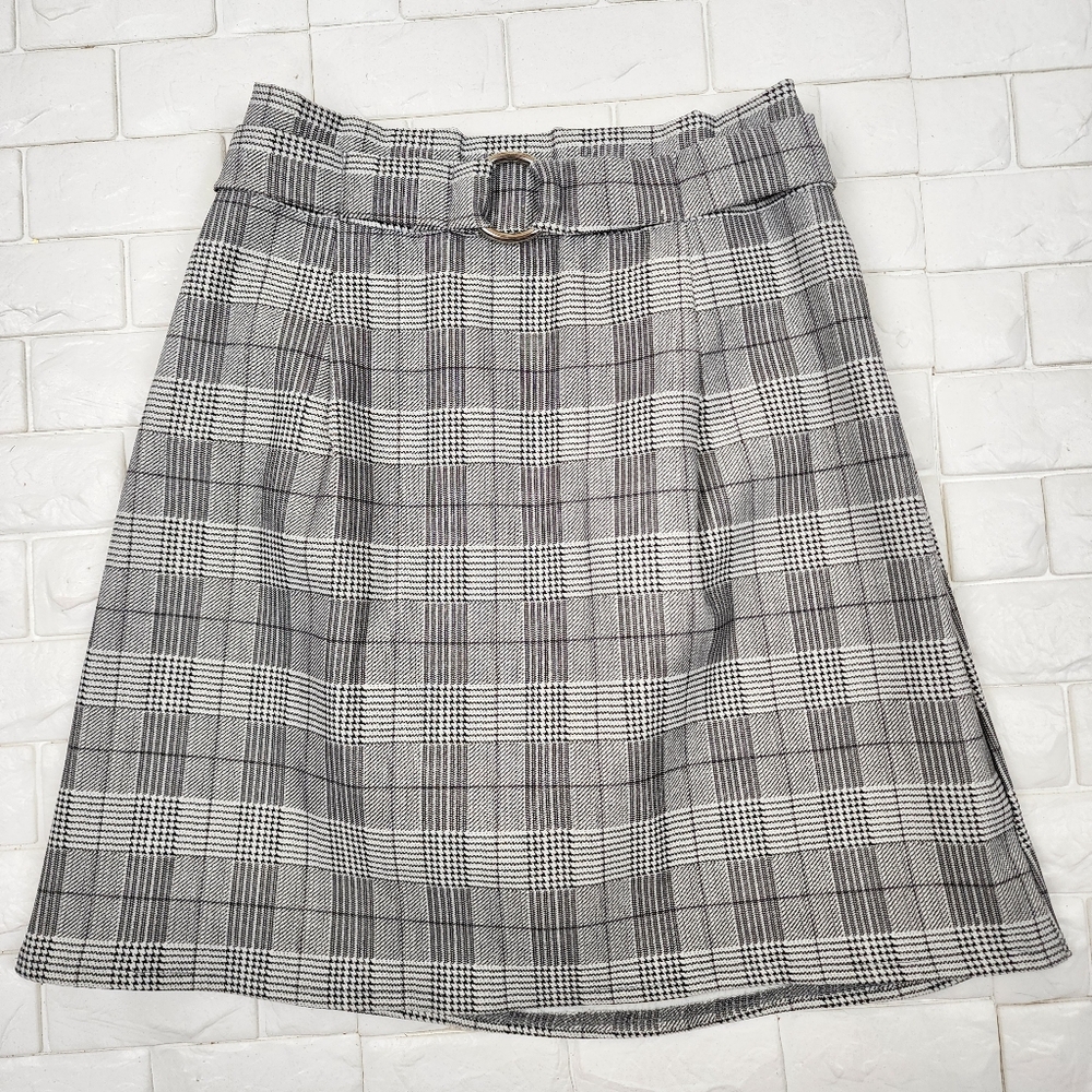 Black & White Small Mini Skirt – Cute Casual Fitted Mini Skirt - Picture 5 of 5